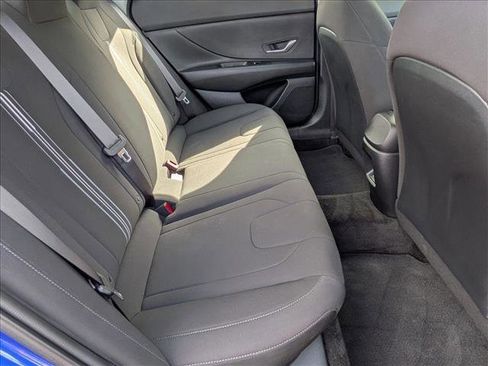 Used 2024 Hyundai Elantra SEL FWD image 19