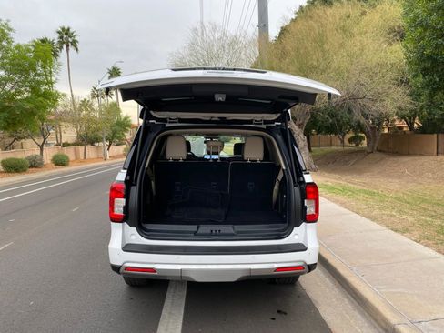 Used 2024 Ford Expedition XLT image 13