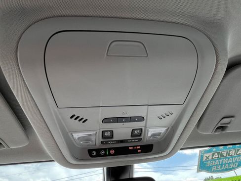 Used 2019 GMC Acadia SLT w/ LPO, Floor Liner Package FWD image 13