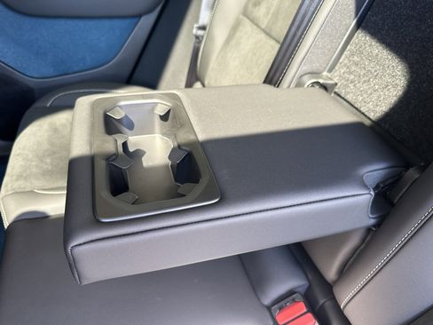 Used 2023 Volvo C40 P8 Recharge Ultimate image 32