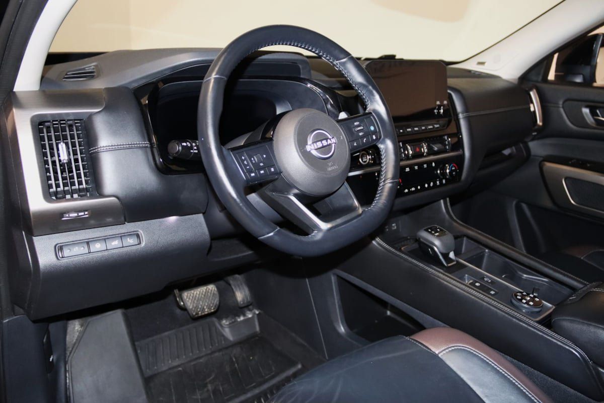 Used 2022 Nissan Pathfinder Platinum AWD/4WD image 39
