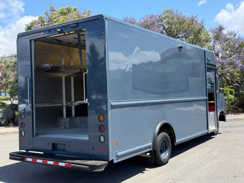 Used 2019 Ford E-450 and Econoline 450 Super Duty RWD image 6