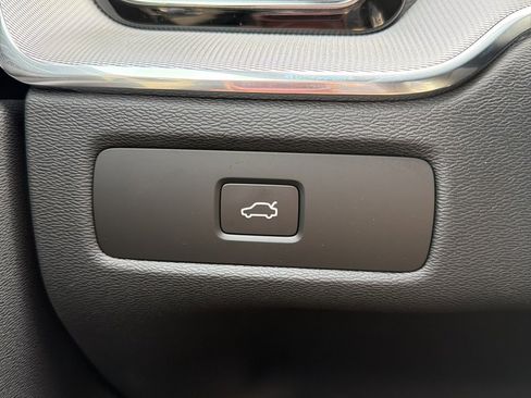 New 2026 Volvo XC60 B5 Ultra w/ Climate Package image 33