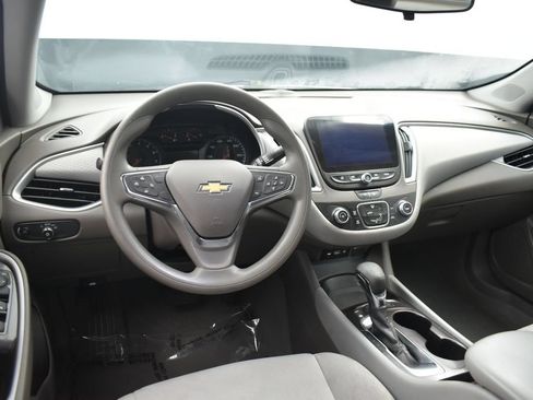Used 2021 Chevrolet Malibu LS FWD image 11