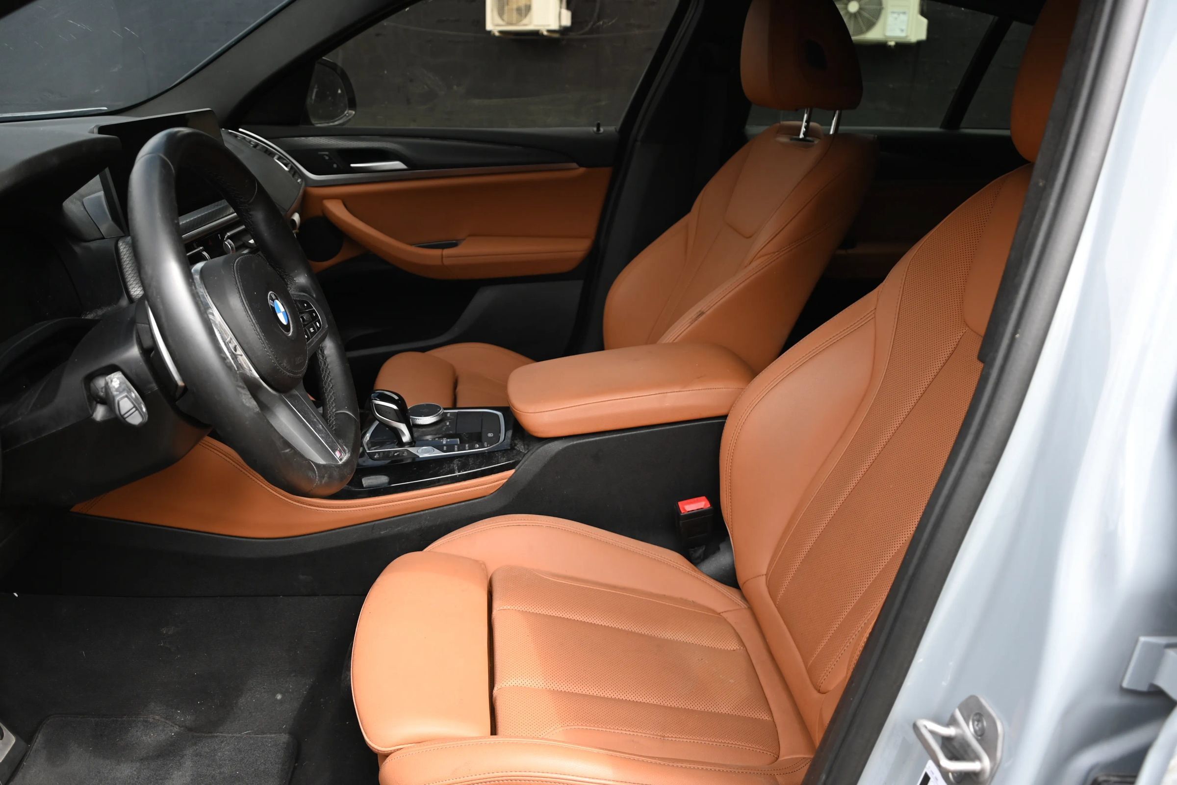 Used 2024 BMW X4 xDrive30i w/ M Sport Package AWD/4WD image 8