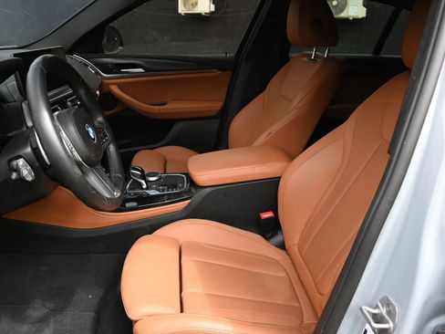 Used 2024 BMW X4 xDrive30i w/ M Sport Package AWD/4WD image 8