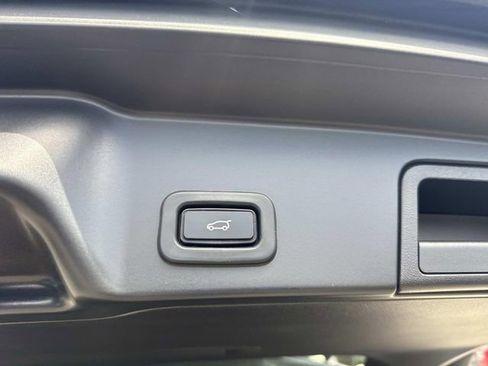 Used 2020 Land Rover Range Rover Evoque SE AWD/4WD image 9