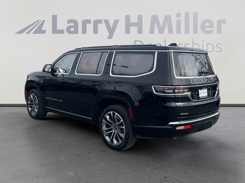 Used 2023 Jeep Grand Wagoneer Series III image 3