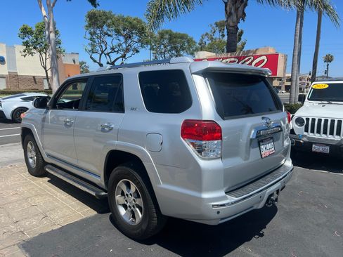 Used 2011 Toyota 4Runner SR5 w/ Convenience Pkg AWD/4WD image 5