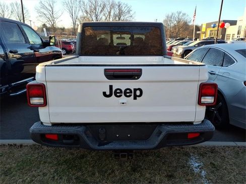 Used 2021 Jeep Gladiator Willys image 8