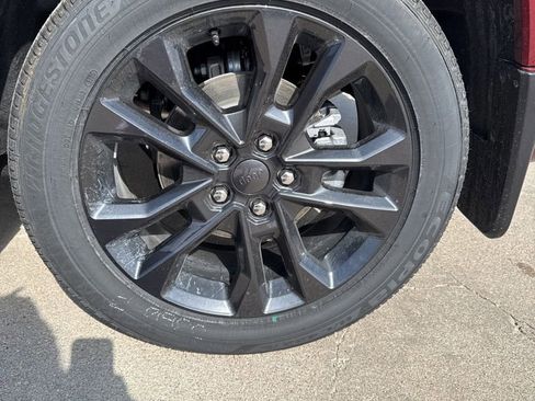 New 2026 Jeep Grand Cherokee Limited image 32