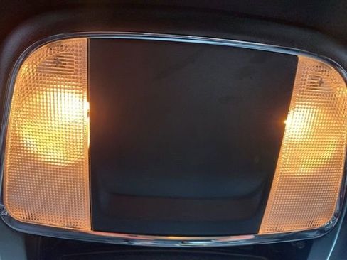 Used 2021 Dodge Charger SXT w/ Blacktop Package image 32