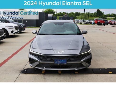 Certified 2024 Hyundai Elantra SEL FWD image 3
