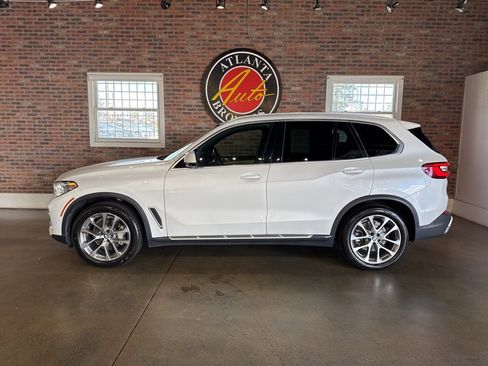 Used 2019 BMW X5 xDrive40i w/ Premium Package image 14