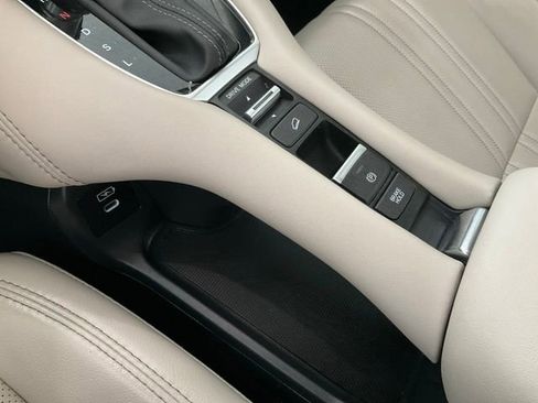 Certified 2025 Honda HR-V EX-L image 13