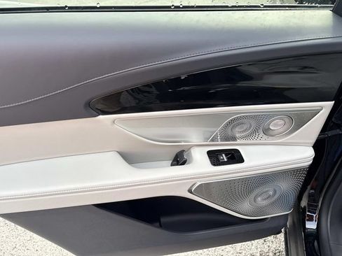 New 2026 Lincoln Nautilus Reserve AWD/4WD image 17