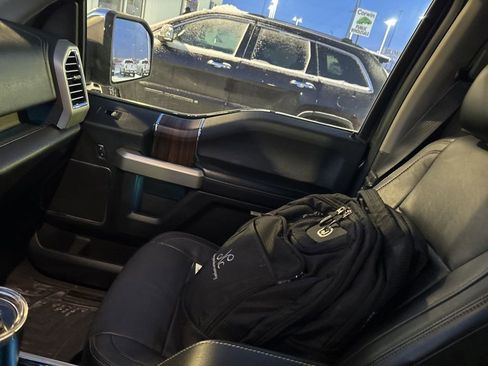 Used 2016 Ford F150 Lariat image 17