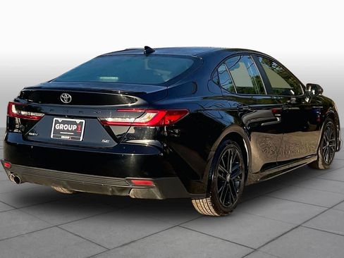 Used 2025 Toyota Camry SE FWD image 13