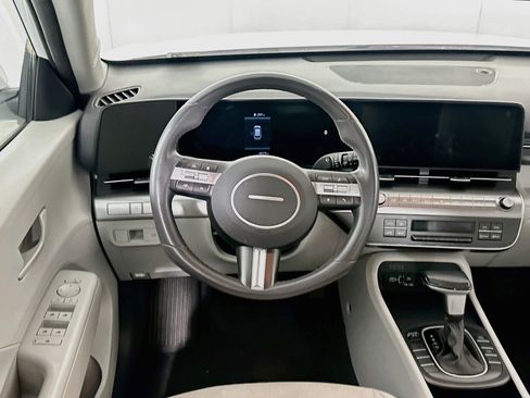 Used 2025 Hyundai Kona SEL FWD image 18