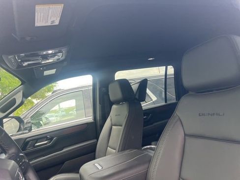 Used 2026 GMC Yukon XL Denali w/ Advanced Technology Package AWD/4WD image 13