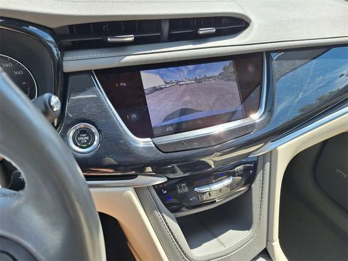 Certified 2024 Cadillac XT6 Premium Luxury image 16