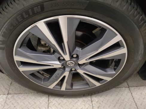 Used 2019 Nissan Pathfinder Platinum FWD image 31
