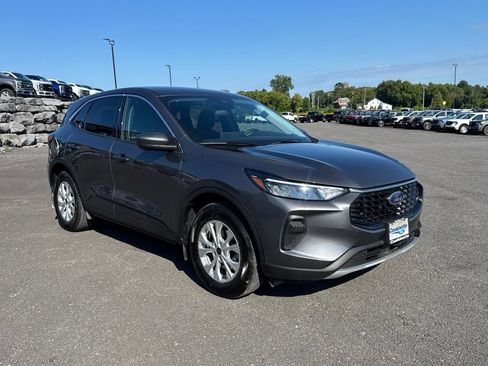 Used 2023 Ford Escape Active w/ Tech Pack #2 AWD/4WD image 7