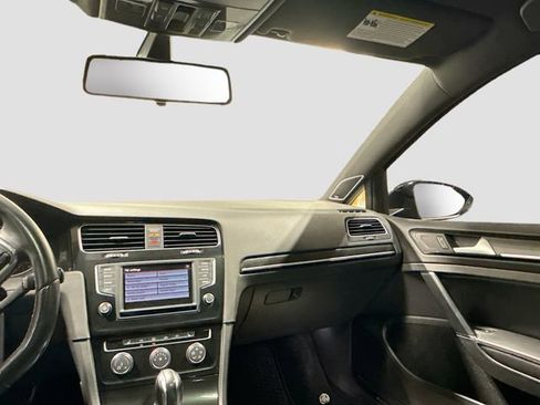 Used 2017 Volkswagen GTI SE image 25