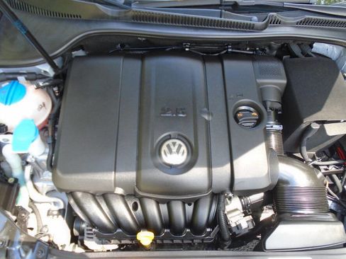 Used 2014 Volkswagen Golf 4-Door image 24