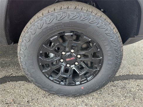 New 2026 GMC Canyon Elevation image 5