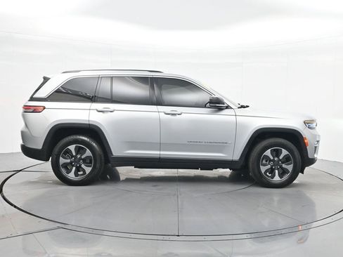 Used 2023 Jeep Grand Cherokee 4WD 4xe image 4