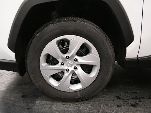 Certified 2024 Toyota RAV4 LE image 31