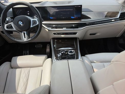 Used 2025 BMW X5 M60i AWD/4WD image 13