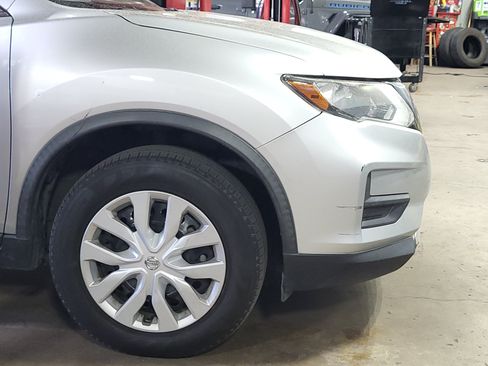 Used 2017 Nissan Rogue S AWD/4WD image 5