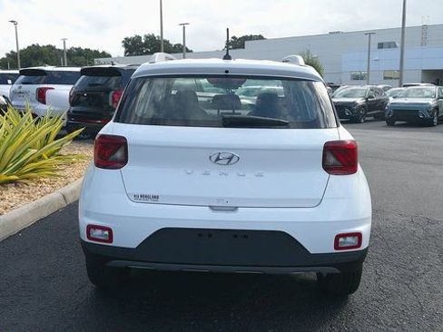 New 2026 Hyundai Venue SEL FWD image 19