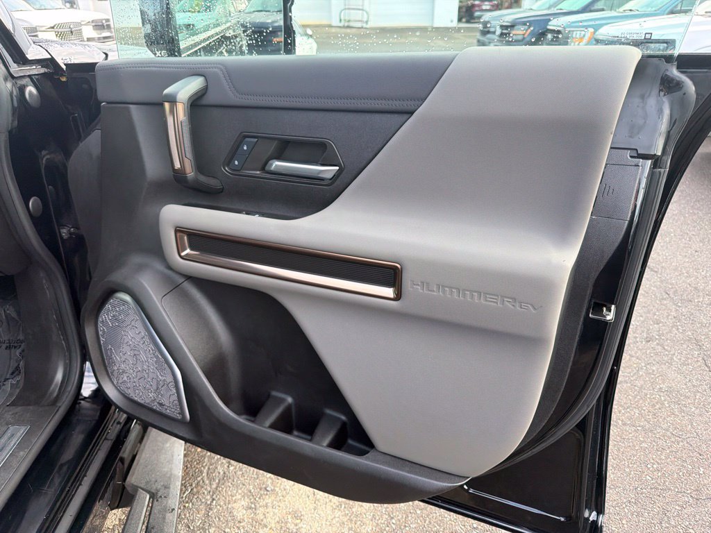 Used 2025 GMC Hummer EV 3X w/ LPO, Sport Package AWD/4WD image 15