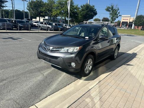 Used 2013 Toyota RAV4 XLE AWD/4WD image 4