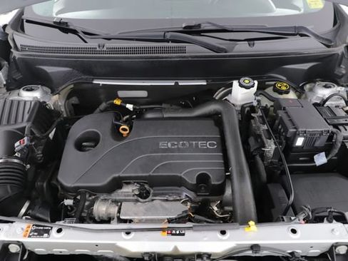 Used 2021 Chevrolet Equinox LT FWD image 15