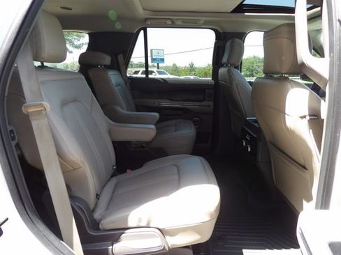 Used 2018 Ford Expedition Limited w/ Equipment Group 301A AWD/4WD image 13