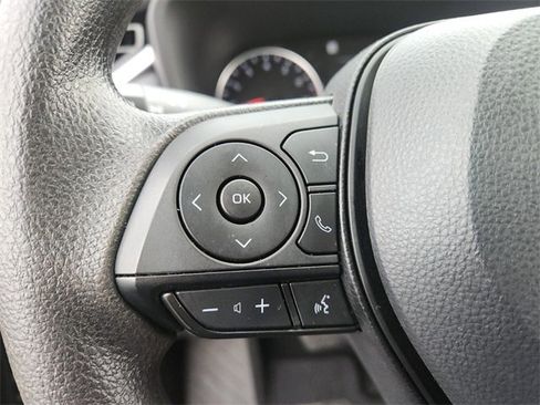 Used 2022 Toyota RAV4 XLE image 24