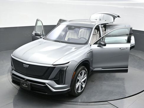New 2026 Cadillac Vistiq Luxury image 26