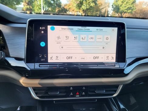 New 2026 Volkswagen Atlas Cross Sport SE AWD/4WD image 19
