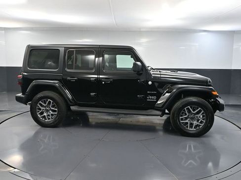 Used 2024 Jeep Wrangler Sahara image 4