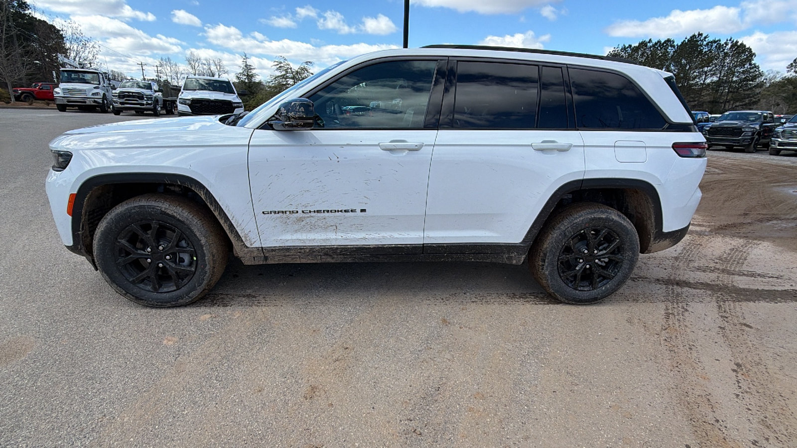 New 2026 Jeep Grand Cherokee Altitude AWD/4WD image 11