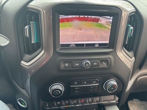 Used 2022 Chevrolet Silverado 1500 Custom image 6