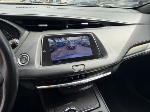 Used 2023 Cadillac XT4 Premium Luxury FWD image 17