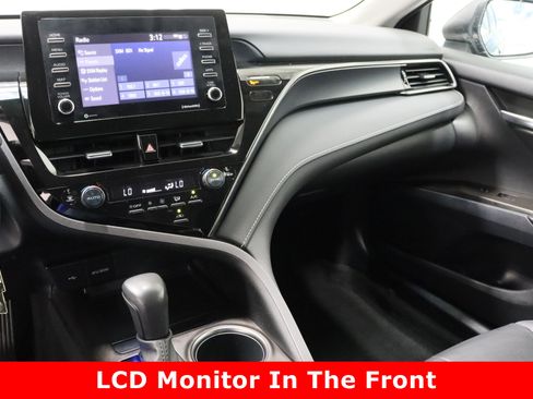 Used 2023 Toyota Camry SE image 16
