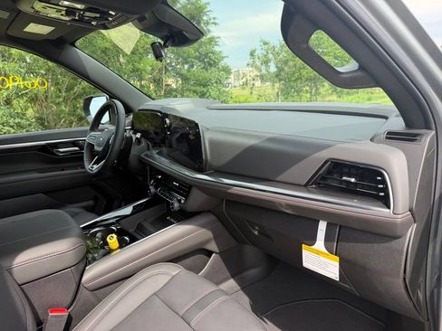 New 2026 Chevrolet Suburban RST w/ Advanced Technology Package AWD/4WD image 27