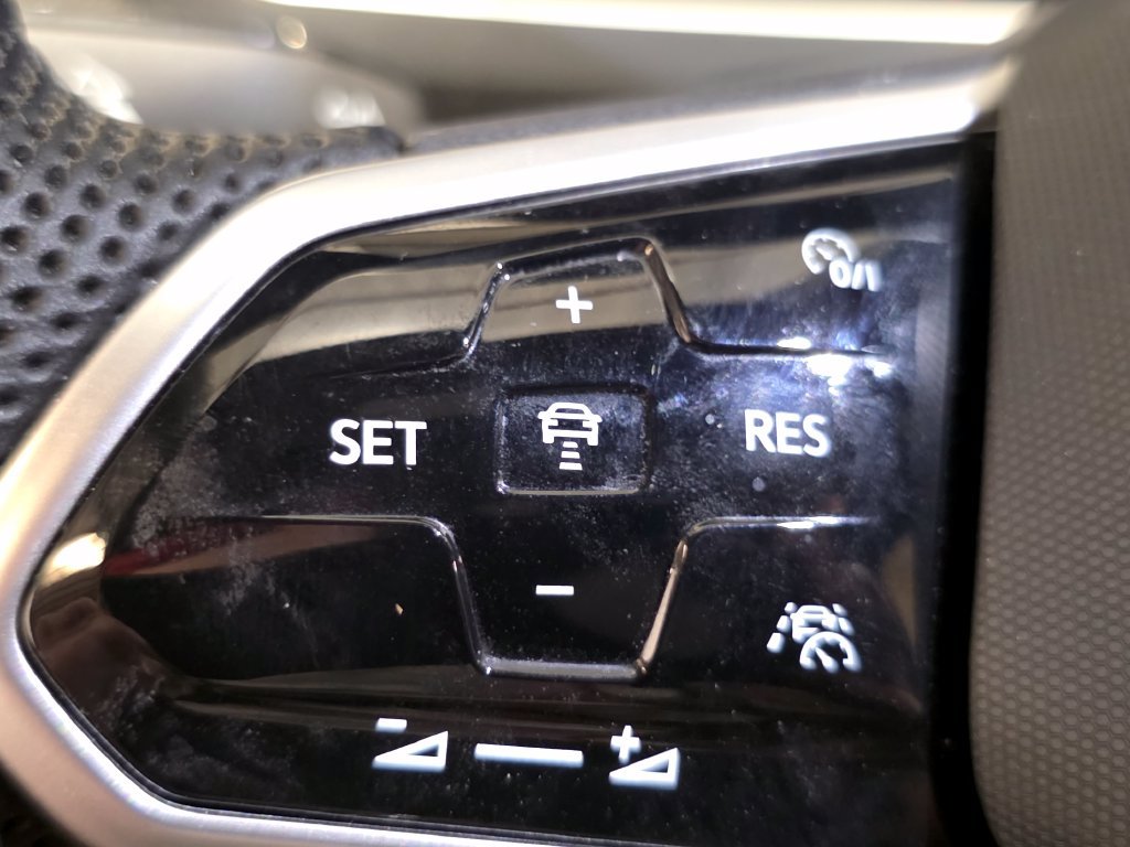 Used 2024 Volkswagen Tiguan SEL R-Line AWD/4WD image 21