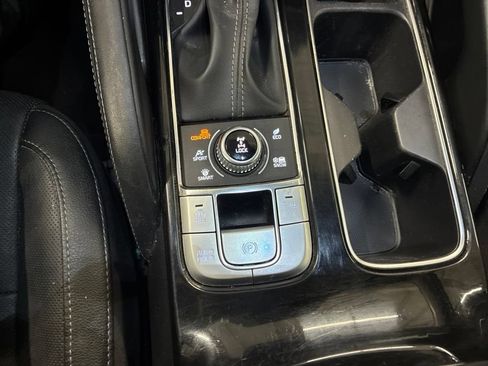 Certified 2021 Kia Telluride EX w/ EX Premium Package AWD/4WD image 29